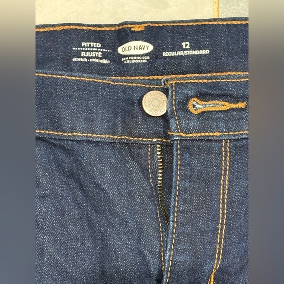Old Navy Blue Jean Shorts with Frayed Hem - Picture 5 of 6